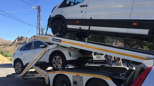 Tır otoparka daldı, 5 aracı biçti: 1 yaralı