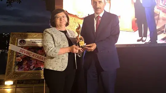 FÜ Rektörü Prof. Dr. Fahrettin Göktaş, yılın en iyi rektörü seçildi