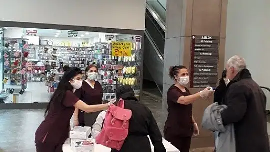 Hastaneye Giriş Yapan Herkesin Ateşi Ölçülüyor
