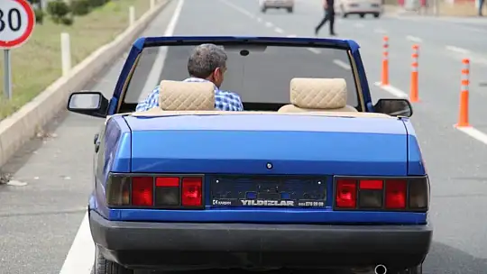 Hurda otomobil, üstü açık lüks otomobile döndü
