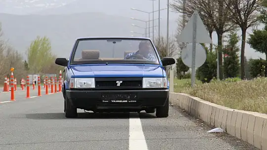 Hurda otomobil, üstü açık lüks otomobile döndü