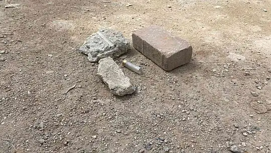 Husumetlisine pompalı tüfekle ateş ederken işçiyi yüzünden yaraladı