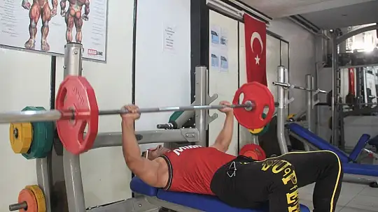 İki kez Türkiye şampiyonu oldu, gözünü dünya şampiyonluğuna çevirdi
