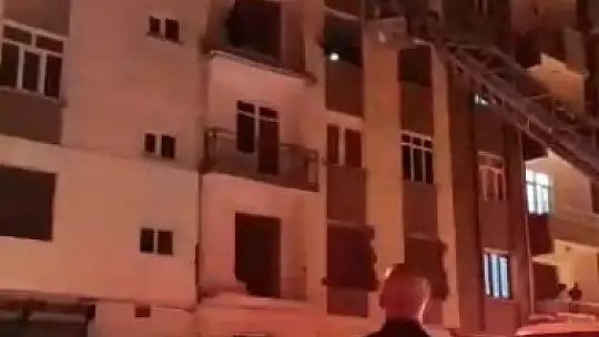 İntihara teşebbüs eden kadını itfaiye eri son anda kurtardı