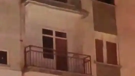 İntihara teşebbüs eden kadını itfaiye eri son anda kurtardı