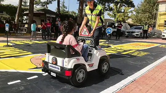Jandarma, çocuklarla bir araya geldi