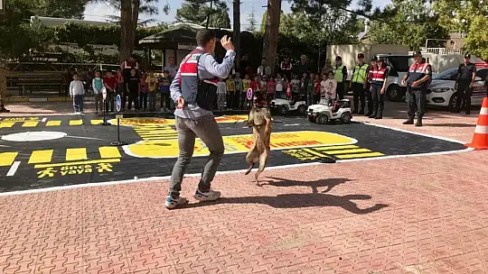 Jandarma, çocuklarla bir araya geldi