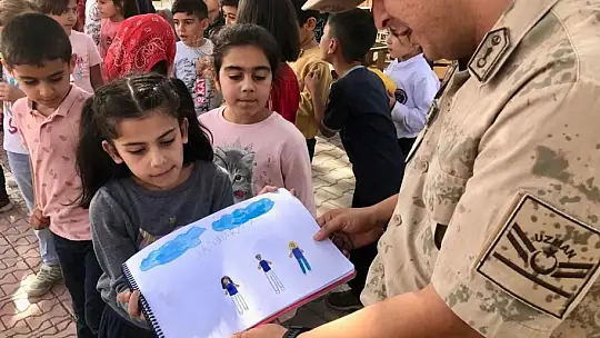 Jandarma, çocuklarla bir araya geldi