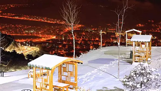 Karla kaplanan Harput'ta gece ışıkları ile görsel şölen