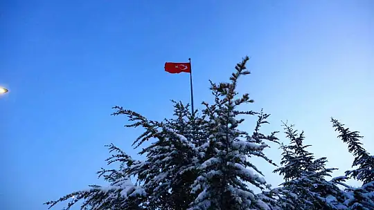 Karla kaplanan Harput'ta gece ışıkları ile görsel şölen