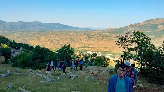 Kaymakam Ardıç gençlerle birlikte doğa yürüyüşü yaptı