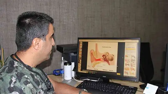 KBB Uzmanı Op. Dr. Özer: 'Dış kulak yolunun nemli kalması mantar ve bakterilere neden oluyor'