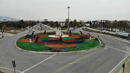 Kısıtlama ile sessizliğe bürünen Elazığ, drone ile görüntülendi