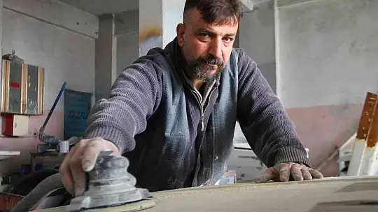 Kızının okuması için birlikte üniversite sınavına girmişti, şimdi 3. üniversitesini bitirmeye çalışıyor