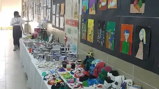 Kovancılar'da öğrenciler el becerilerini yıl sonu sergisinde beğeniye sundu