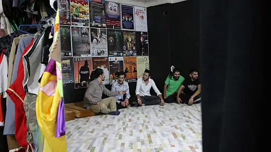 Küçük bir çay ocağında kurulan tiyatro atölyesi marka haline geldi