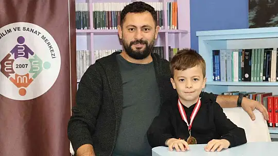 Matematiği sevmediği halde girdiği yarışmada dünya şampiyonu oldu