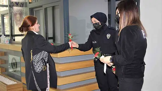 Medical Park Elazığ Hastanesi kadınları unutmadı