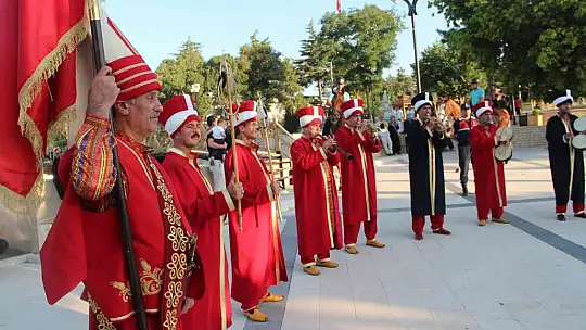 Mehteran takımı ve Atlı Jandarma Timi vatandaşlara Osmanlı dönemini yaşattı