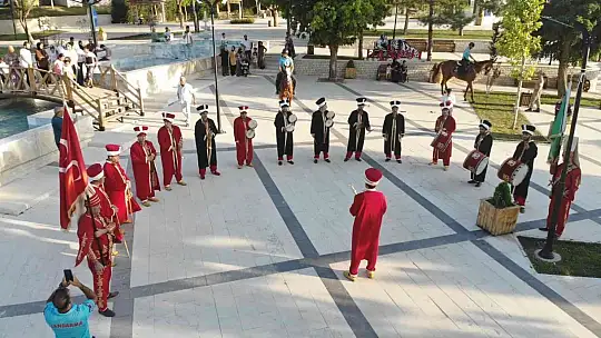 Mehteran takımı ve Atlı Jandarma Timi vatandaşlara Osmanlı dönemini yaşattı