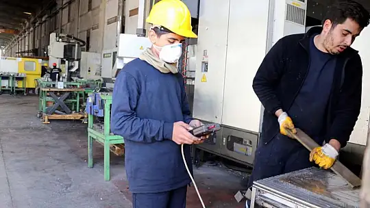 Zeycan Yıldırım Mesleki Teknik ve Anadolu Lisesi öğrencileri iş garantisi ile eğitim görüyor
