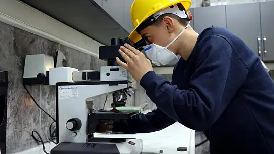Zeycan Yıldırım Mesleki Teknik ve Anadolu Lisesi öğrencileri iş garantisi ile eğitim görüyor