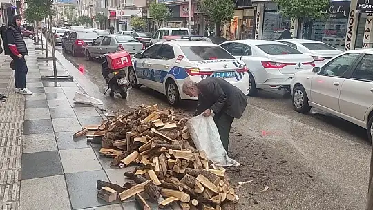 Motosiklet kayganlaşan yolda devrildi, sürücü yaralandı