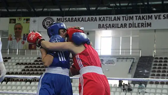 Olimpiyat ikincisi Buse Naz Çakıroğlu: 'Moral vermek için Elazığ'a geldim'
