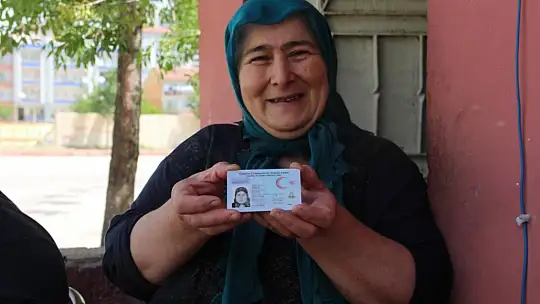 Ölmediklerini ispat ettiler, yeni kimliklerine kavuştular