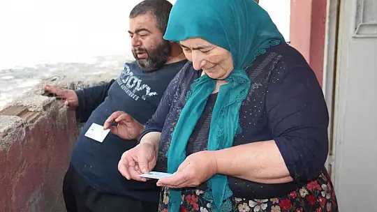 Ölmediklerini ispat ettiler, yeni kimliklerine kavuştular