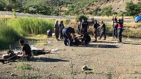 Otomobil tarım işçilerini taşıyan minibüse çaptı: 17 yaralı