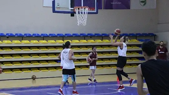 Elazığ İl Özel İdare Kadın Basketbol Takımı hazırlıklara başladı