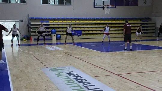 Elazığ İl Özel İdare Kadın Basketbol Takımı hazırlıklara başladı