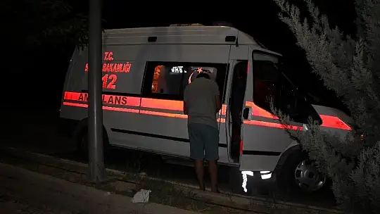 Refüje çarpan otomobil takla attı, sürücü yaralı kurtuldu
