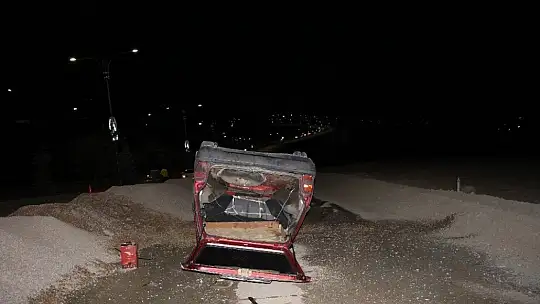 Refüje çarpan otomobil takla attı, sürücü yaralı kurtuldu