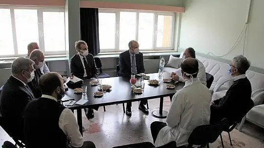 Rektör Göktaş, öğretim üyeleriyle bir araya geldi