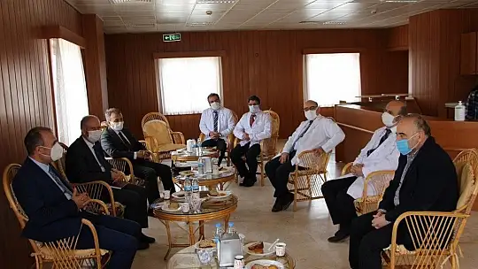 Rektör Göktaş, öğretim üyeleriyle bir araya geldi