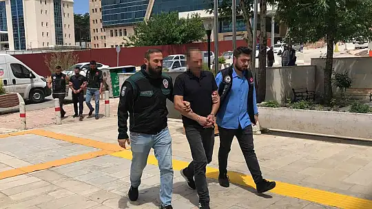 Salca bidonu içinde uyuşturucu sevkiyatı 'Nina'dan kaçmadı: 2 gözaltı