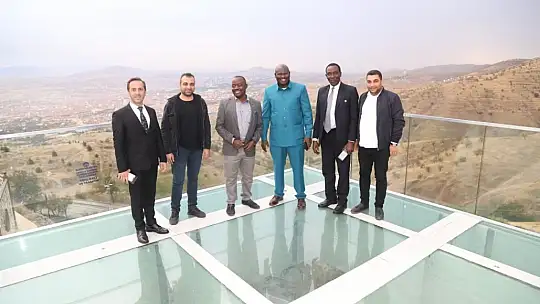 Uganda Cumhuriyeti Çevre ve Şehircilik Bakanlığı yetkilileri Elazığ'da