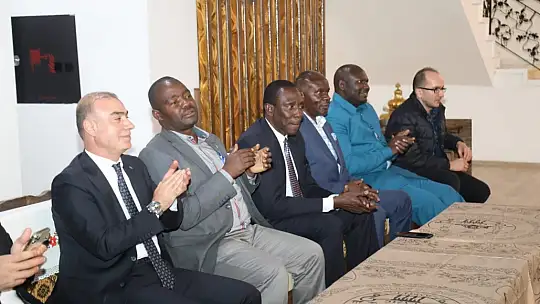 Uganda Cumhuriyeti Çevre ve Şehircilik Bakanlığı yetkilileri Elazığ'da