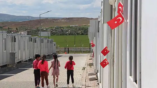 Ukrayna'dan tahliye eden Ahıska Türkleri: 'Türkiye ve bayrağımız için canımızı vermeye hazırız'