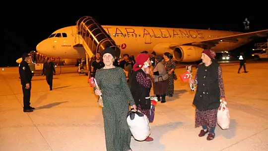 Ukrayna'dan tahliye edilen Ahıska Türklerinin üçüncü kafilesi de Elazığ'a geldi