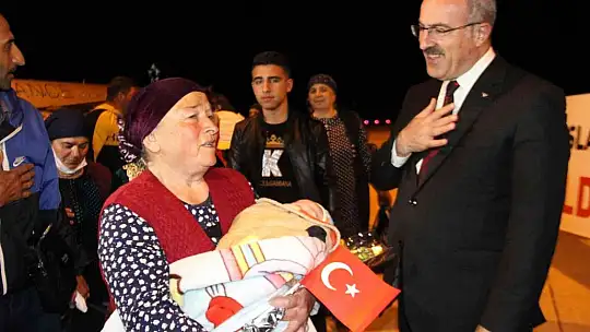 Ukrayna'dan tahliye edilen Ahıska Türklerinin üçüncü kafilesi de Elazığ'a geldi