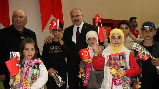Ukrayna'dan tahliye edilen Ahıska Türklerinin üçüncü kafilesi de Elazığ'a geldi