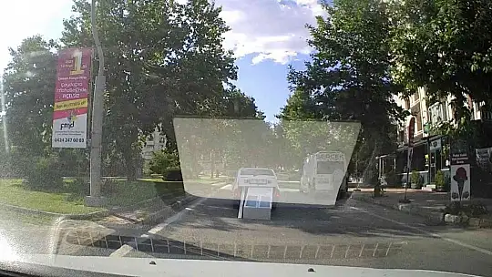 Umursamaz sürücünün trafikteki tehlikeli yolculuğu