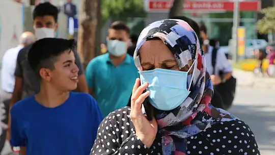 Vaka sayısının en çok arttığı Elazığ'da maskesiz vatandaş, herkesi maske takmaya davet etti