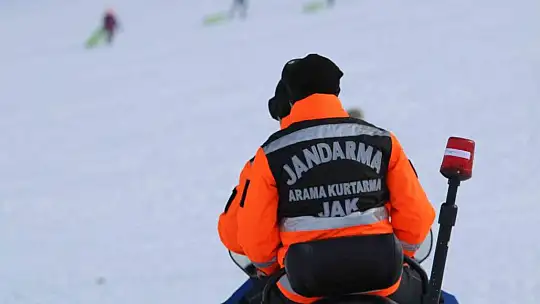 Vatandaşlar Hazarbaba Kayak Merkezine akın etti