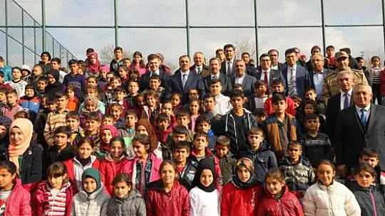 Vali Kaldırım Kovancılar İlçesinde Bir Dizi Açılış Programına Katıldı