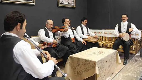 Ziyaretçilerini mest eden Harput Musiki Müzesi, yoğun ilgi görüyor
