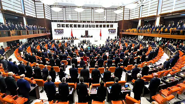 Çalışma hayatında yeni düzenleme Meclis'ten geçti!